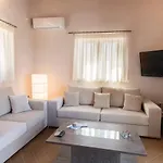 فيلة Lefkogea & *